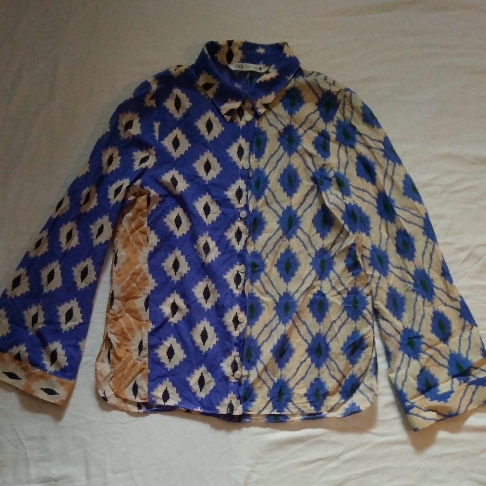Zara Blue and White Patterned Shirt
